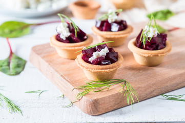 Beet salad with cottage cheese and herbs