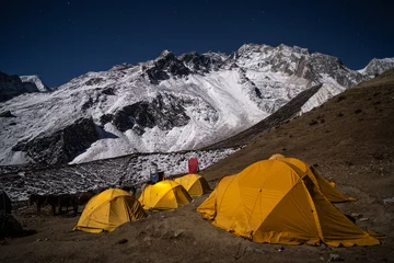 Store enrouleur Manaslu Dharamsala camp site under the moonlight in Manaslu circuit trek, Himalayas mountain, Nepal