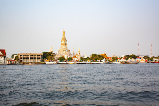 wat arun in the morning Bangkok