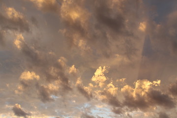 Fototapeta na wymiar brown clouds at sunset
