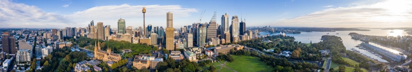 Fototapeta premium Wyjątkowy widok panoramiczny na piękne miasto Sydney w Australii