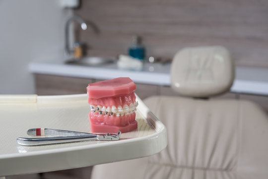 protesis para odontologia, en consultorio de dentista