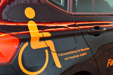 Fahrschule Hanicap Rollstuhl