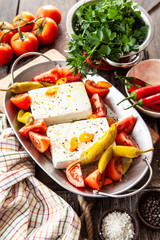 Feta mit Tomaten und Pepperoni