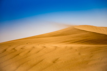 Fototapeta na wymiar Windy desert