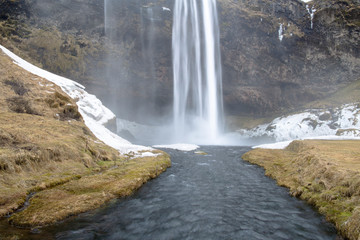 Obraz premium Waterfall Seljalandsfoss in winter, Iceland