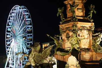 Riesenrad und Neptunbrunnen am Leipziger Augustusplatz © Juergen
