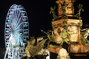 Riesenrad und Neptunbrunnen am Leipziger Augustusplatz