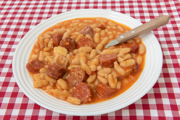 Alubias blancas con chorizo
