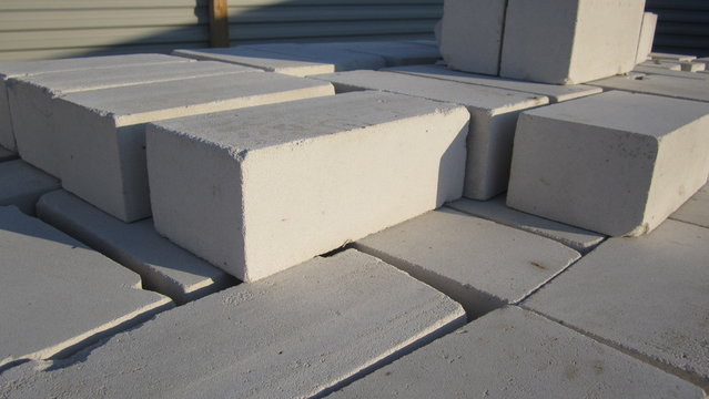 A stack of silicate bricks for construction