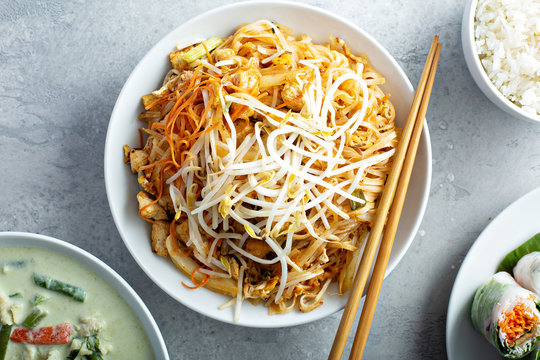 Pad Thai noodles with chicken and bean sprouts