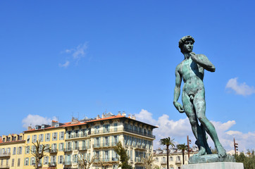 Réplica del David de Michelangelo en Niza, costa azul francesa