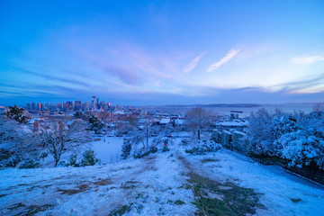 skyline of seattle in winter