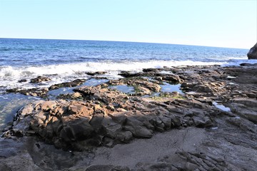 ささき浜の波打ち際