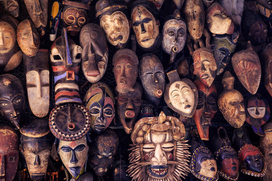 masque ethnique africain décoratif