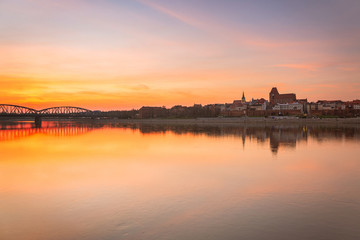 Fototapeta premium Amazing sunset over Vistula river in Torun, Poland