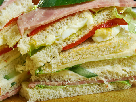 Sandwiches de miga