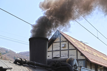 蒸気機関車の黒煙