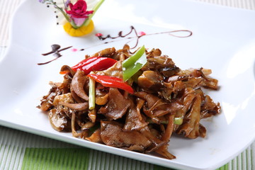 stir fried noodles with pork and vegetables
