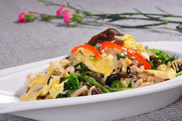 salad with chicken and vegetables