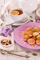 Puff pastries with custrad cream.