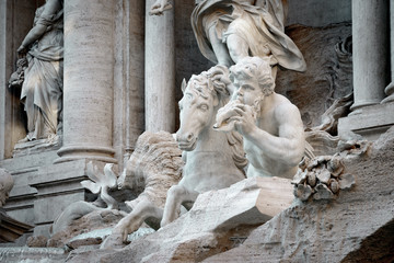 Fototapeta na wymiar The famous Fontana di Trevi