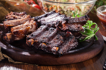 Spicy barbecued pork ribs