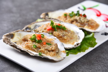 pizza with mushrooms and cheese