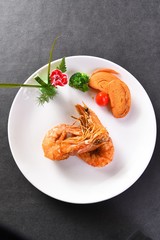 shrimps with sauce