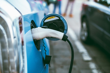 Power supply connect to electric vehicle