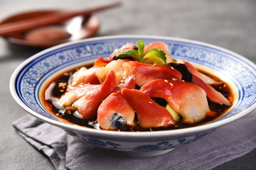 pasta with tomatoes and basil