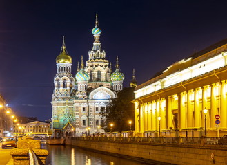 Fototapeta na wymiar Church of the Savior on Spilled Blood (Spas na Krovi) on Griboedov canal at night, St. Petersburg, Russia