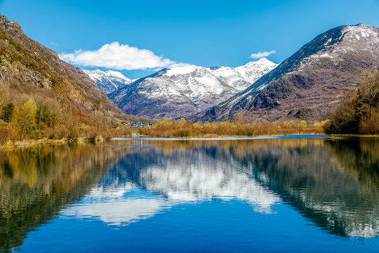 Cardet reservoir, in the Vall de Boi
