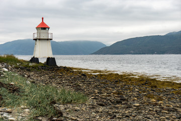 Fototapeta na wymiar Leuchtturm am Tdalsfjord, Norwegen