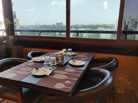 Table & Cafe Restaurant