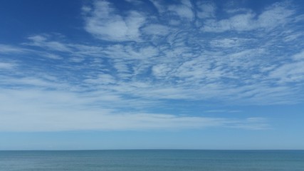 Obraz premium blue sky and sea