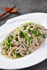 chinese noodles with vegetables
