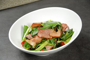 salad with chicken and vegetables