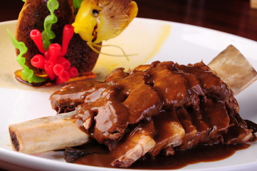 grilled steak with vegetables and sauce
