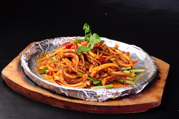 pasta with tomato sauce and basil