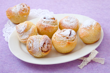 Zimt-Muffins aus dem Hefeteig