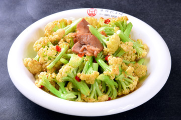 salad with chicken and vegetables