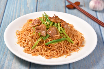 spaghetti with tomato sauce