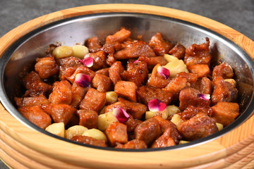 beef stew with carrots and potatoes