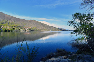 Panorama del lago di Mergozzo
