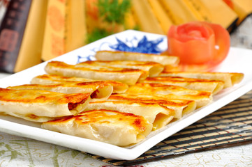 pizza with ham and cheese