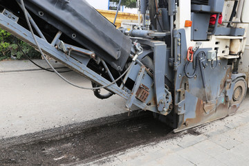 Cold milling machine in use