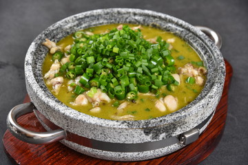 salad with peas and carrots