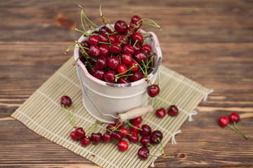 Fresh cherries in bowl