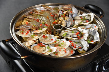 paella in a pan